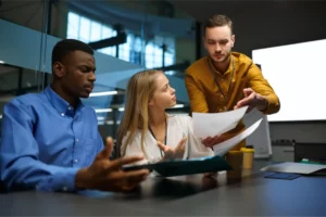 Advantages and Disadvantages of Hiring Contingent Workers